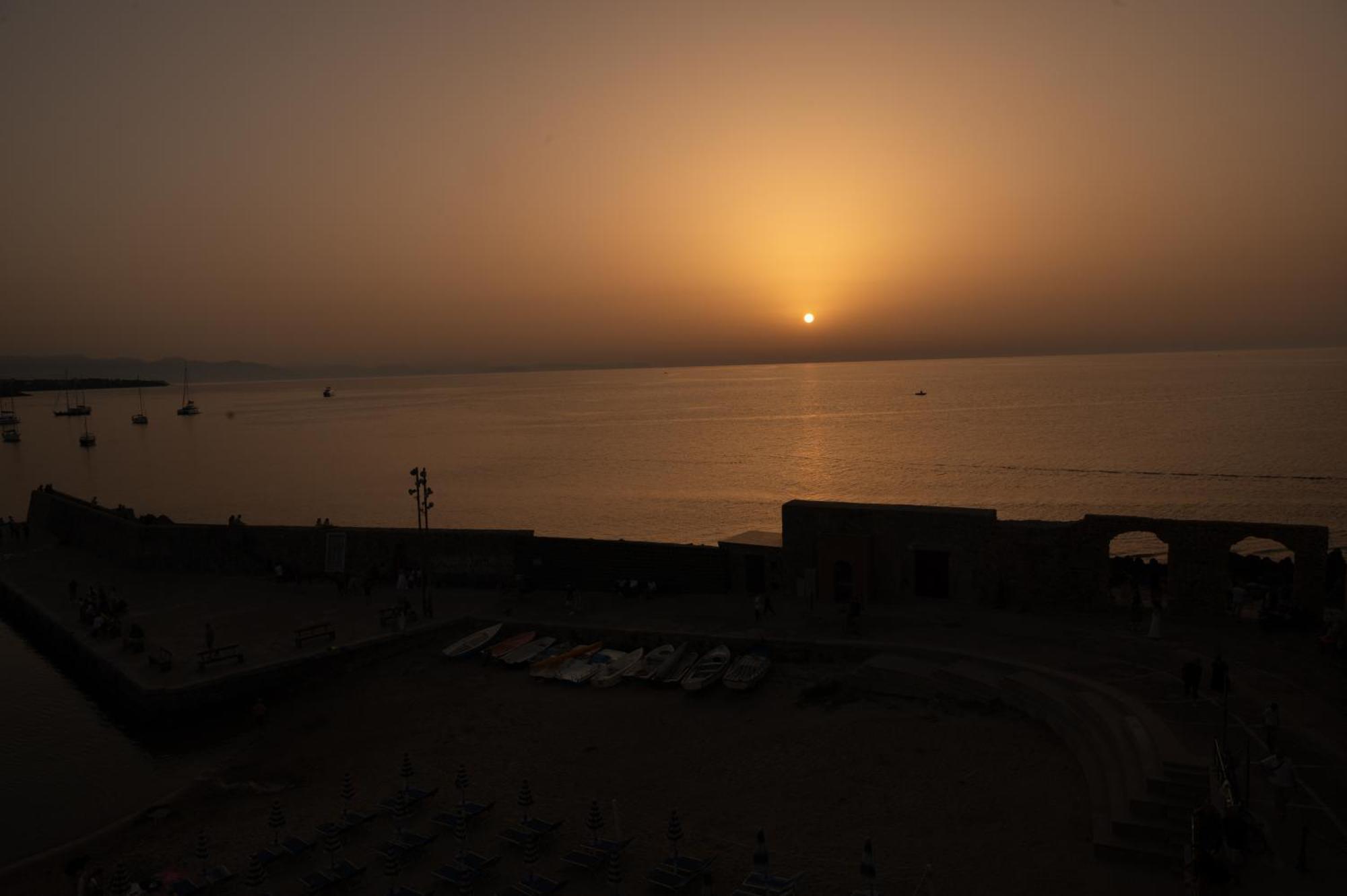 Casa Vacanze Tramonto Alla Marina Cefalù Exterior foto