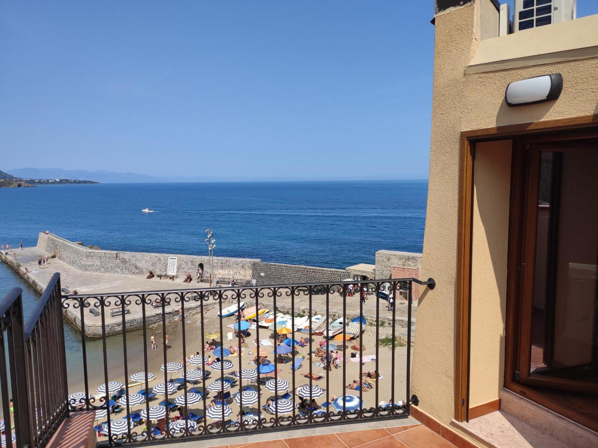 Casa Vacanze Tramonto Alla Marina Cefalù Exterior foto